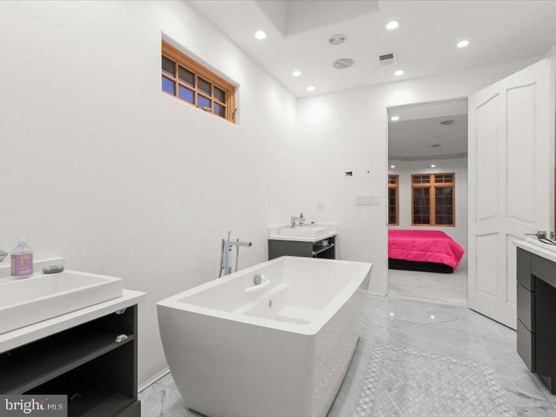 POTOMAC VILLAGE - Residential