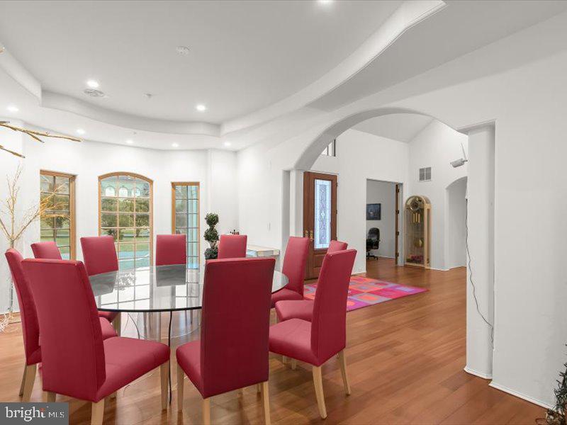 POTOMAC VILLAGE - Residential