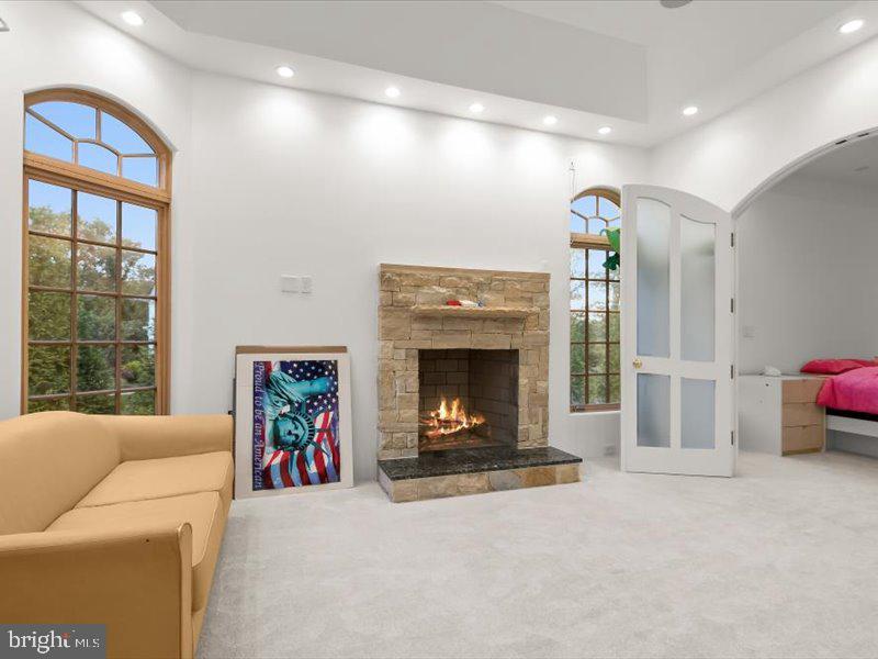 POTOMAC VILLAGE - Residential