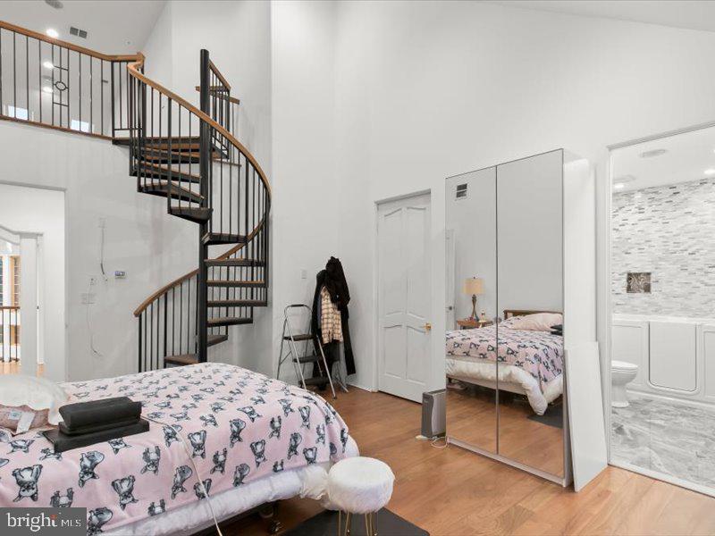 POTOMAC VILLAGE - Residential