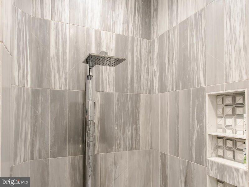 POTOMAC VILLAGE - Residential