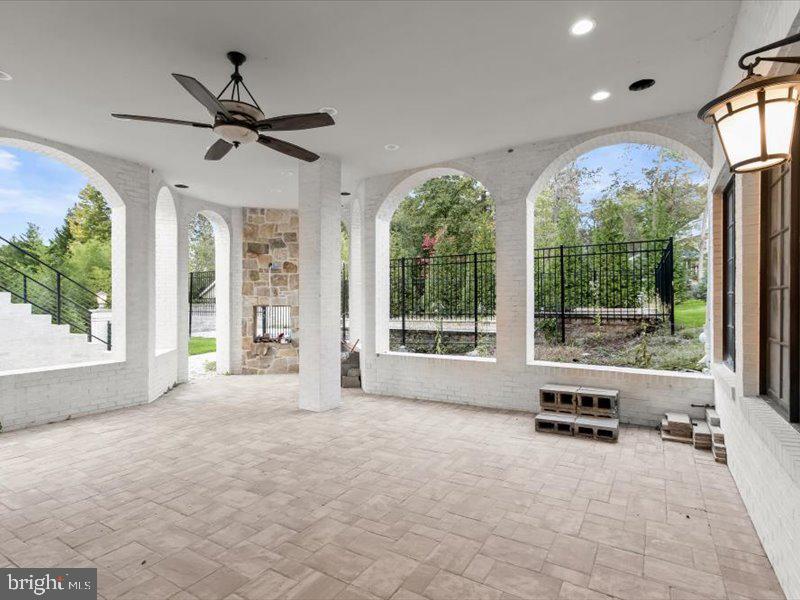 POTOMAC VILLAGE - Residential