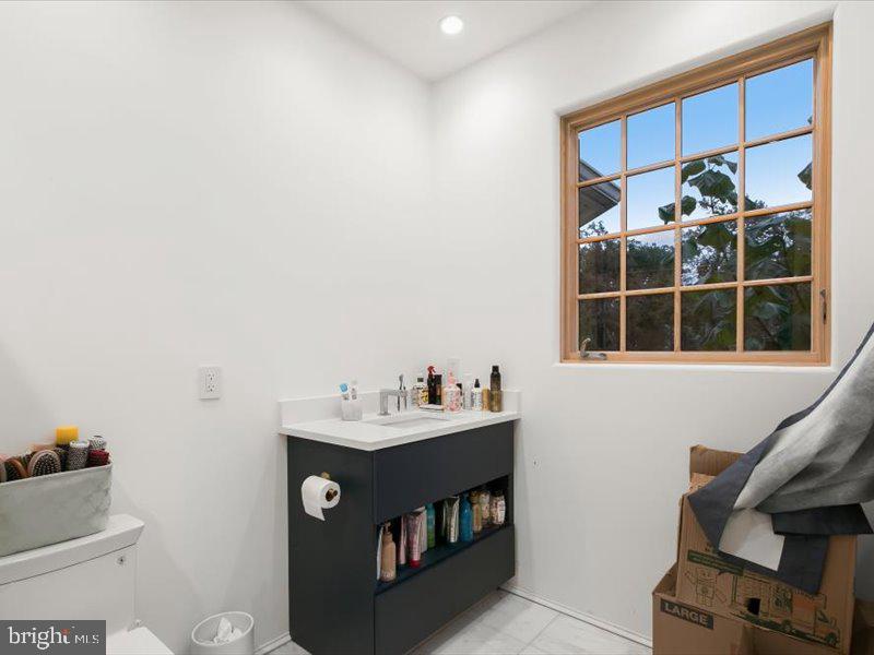 POTOMAC VILLAGE - Residential