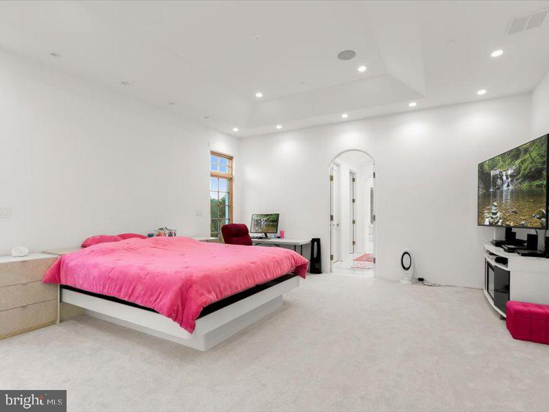 POTOMAC VILLAGE - Residential