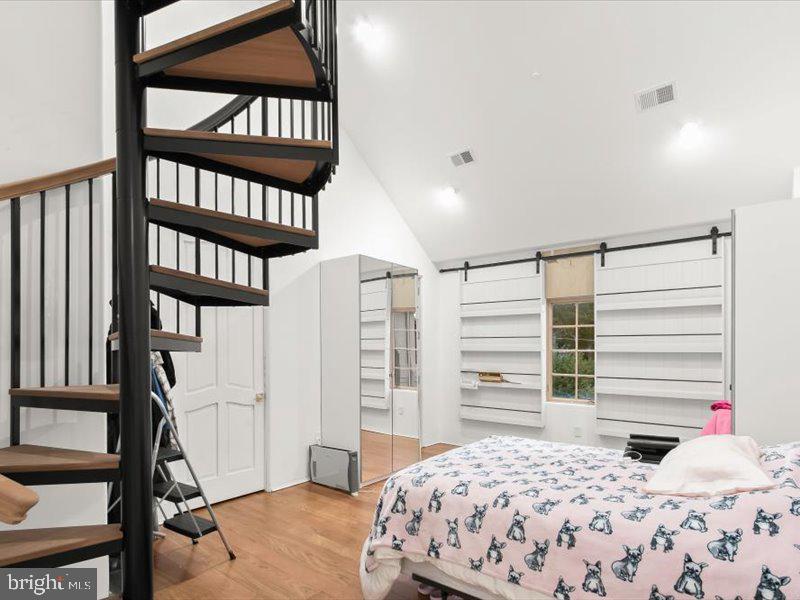 POTOMAC VILLAGE - Residential