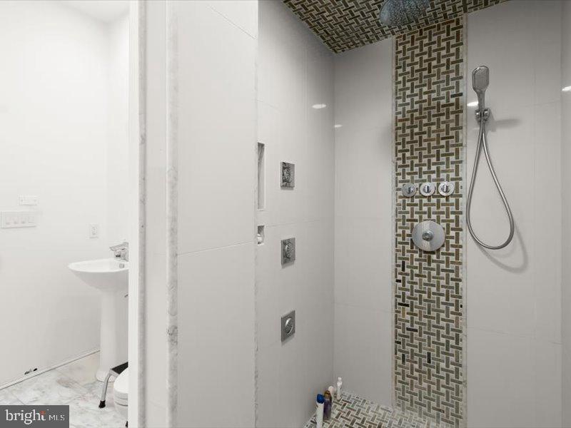 POTOMAC VILLAGE - Residential