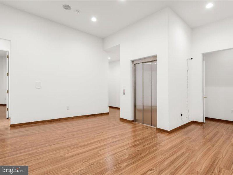 POTOMAC VILLAGE - Residential