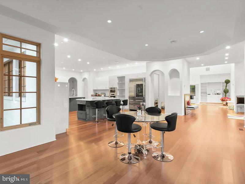 POTOMAC VILLAGE - Residential