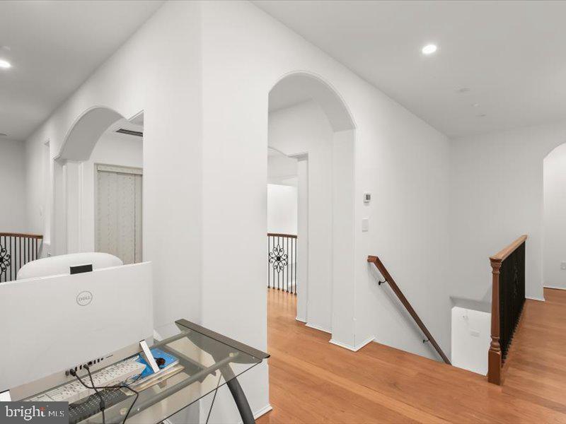 POTOMAC VILLAGE - Residential