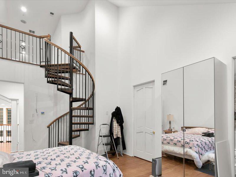 POTOMAC VILLAGE - Residential