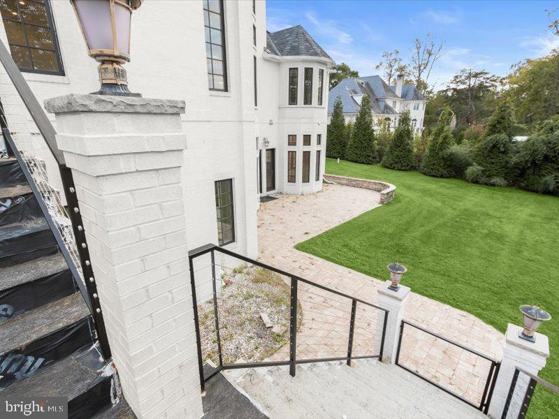 POTOMAC VILLAGE - Residential