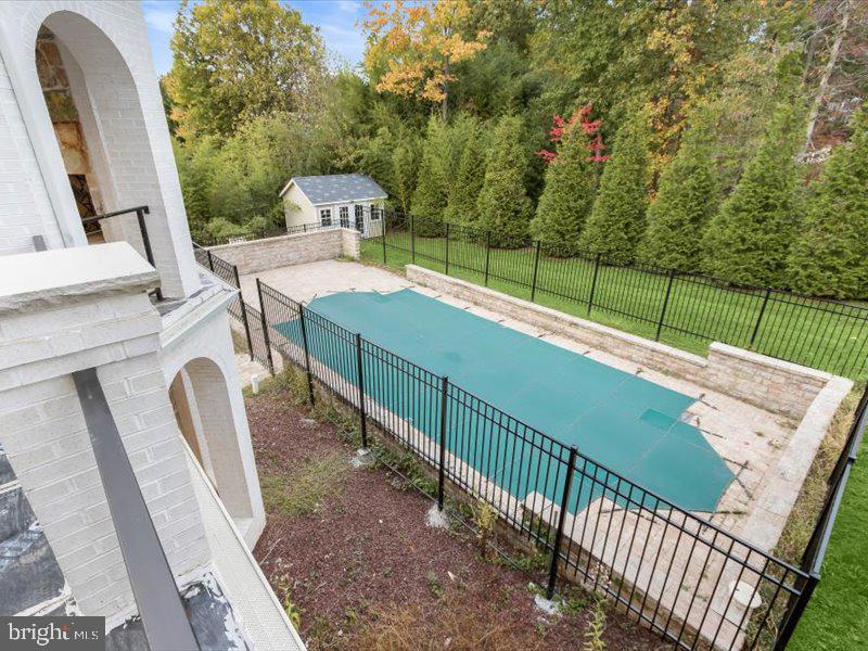 POTOMAC VILLAGE - Residential