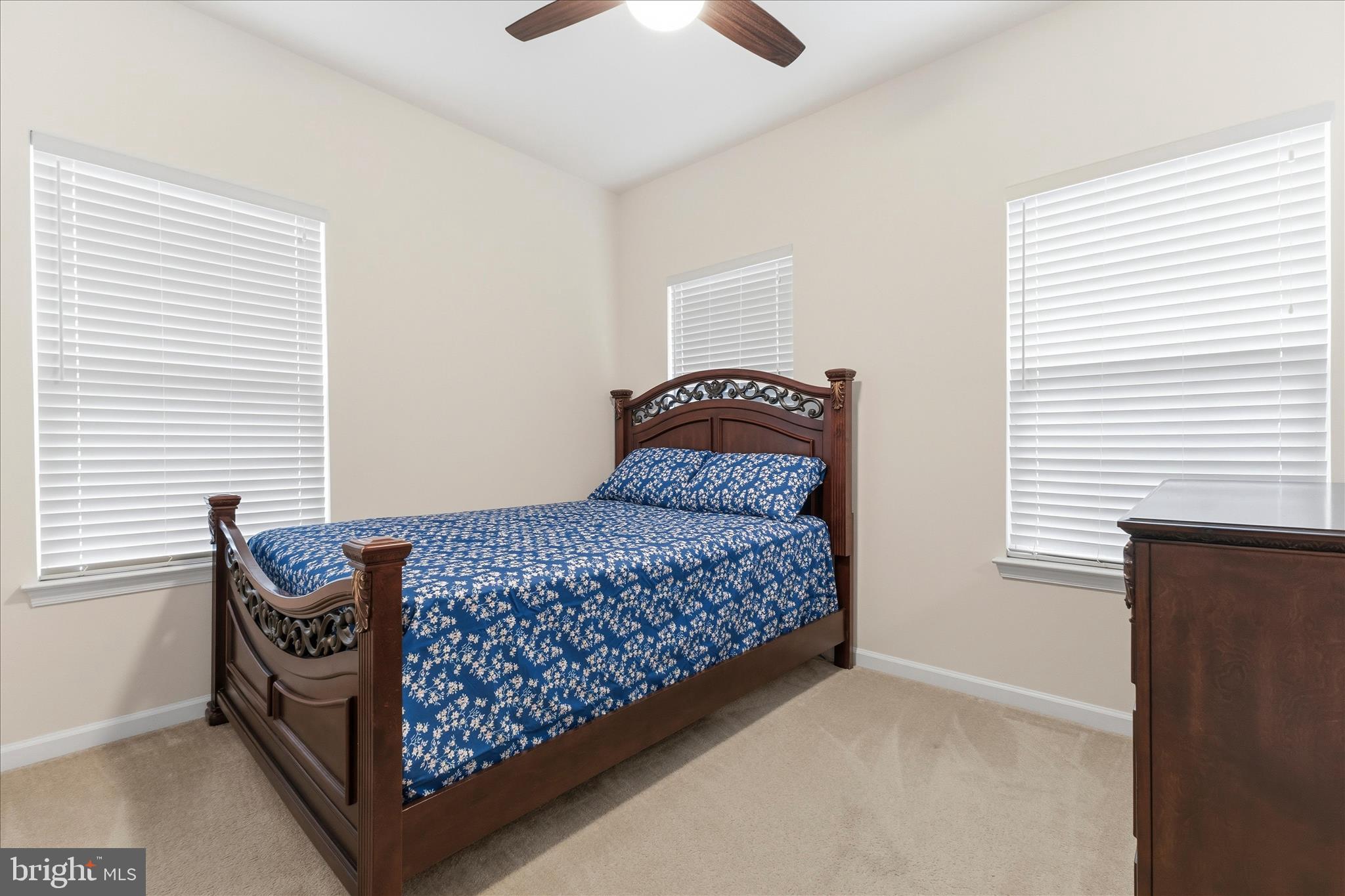 LOUDOUN CROSSING - Residential