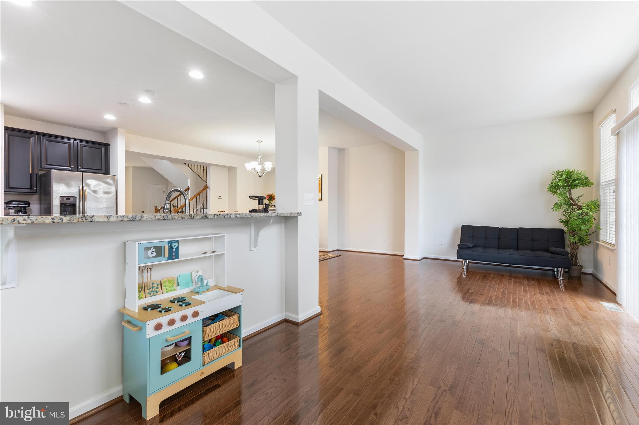LOUDOUN CROSSING - Residential