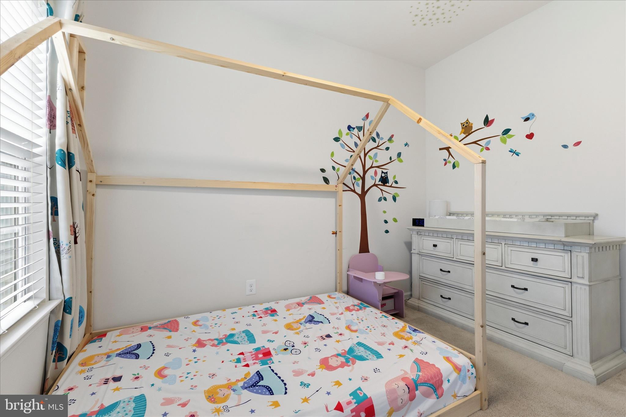 LOUDOUN CROSSING - Residential