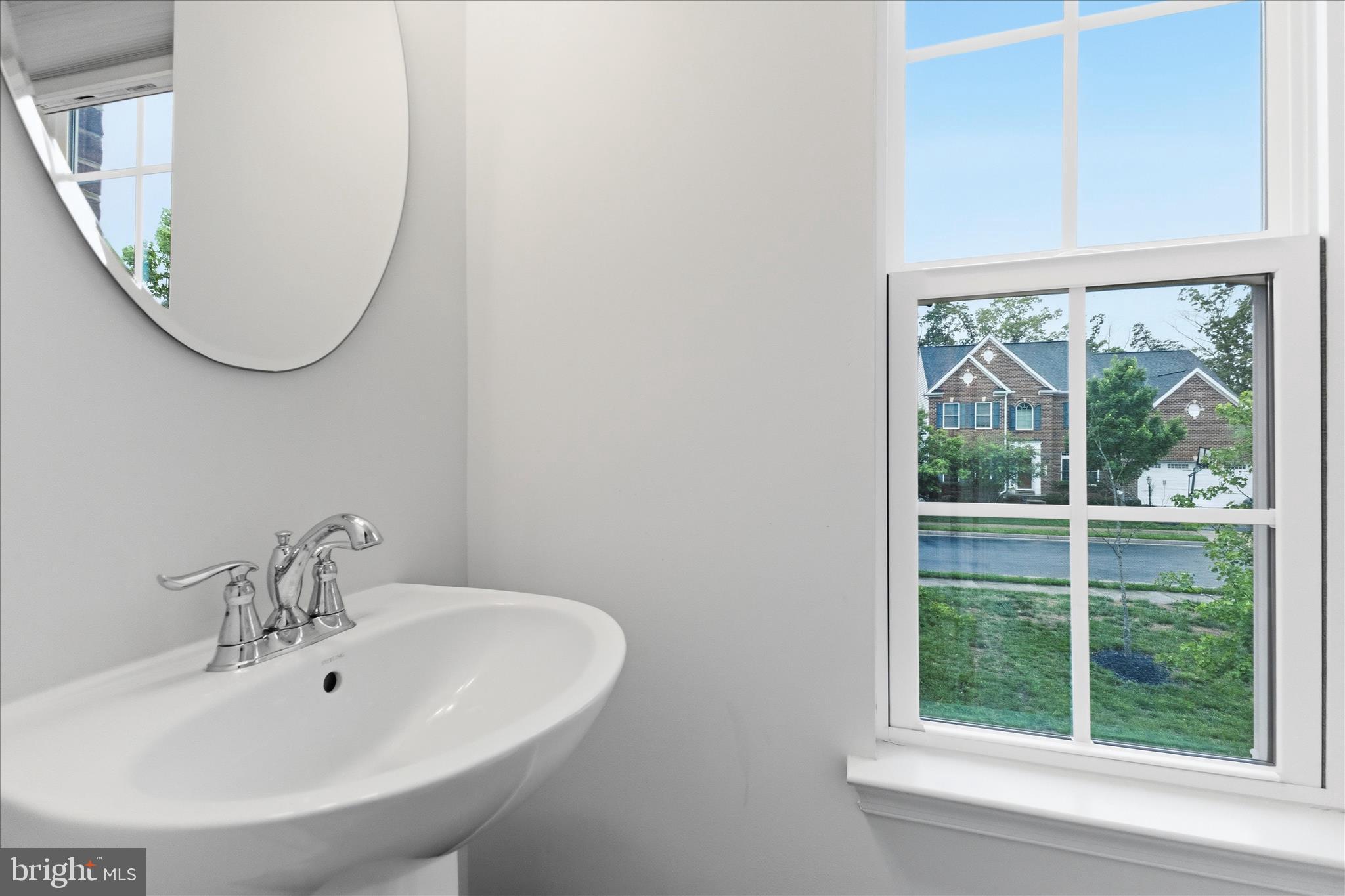 LOUDOUN CROSSING - Residential