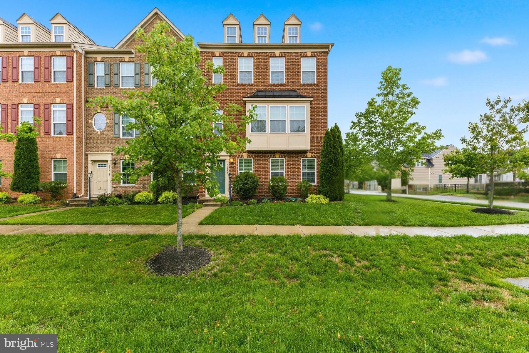 LOUDOUN CROSSING - Residential
