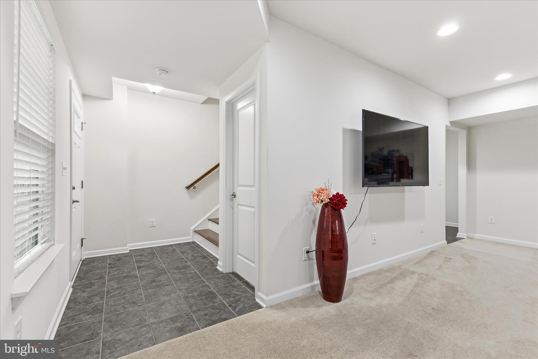 LOUDOUN CROSSING - Residential