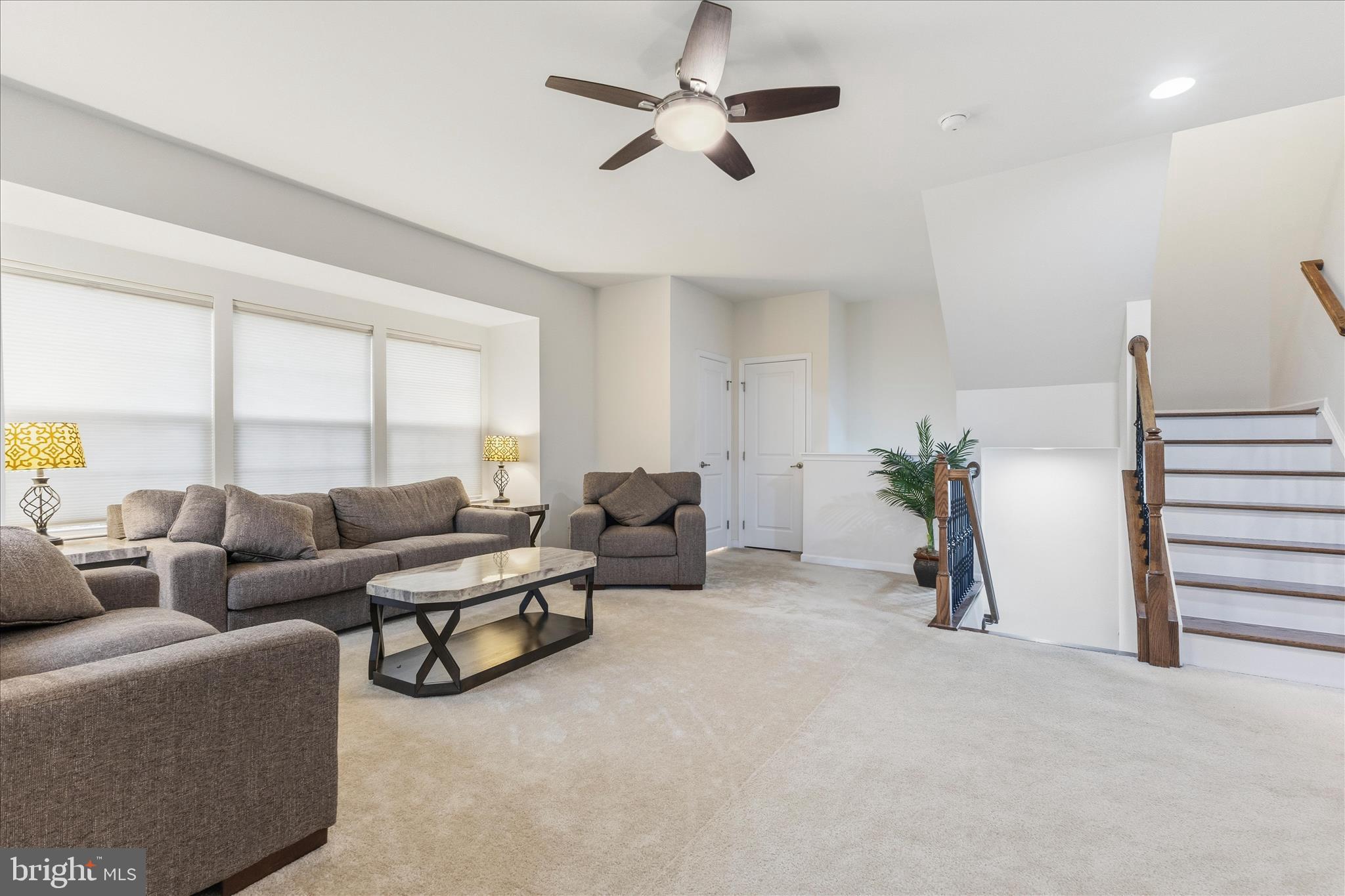 LOUDOUN CROSSING - Residential