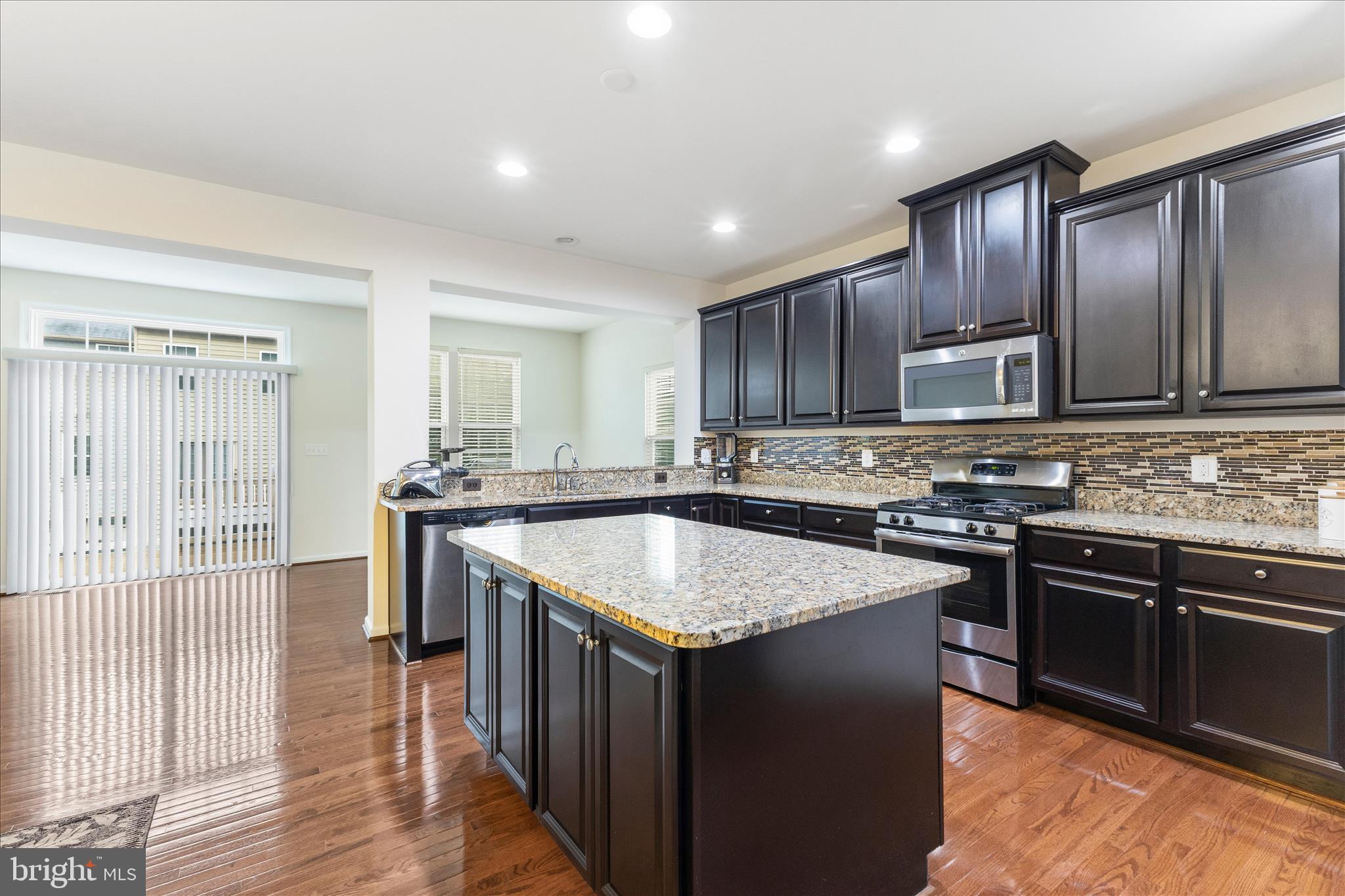LOUDOUN CROSSING - Residential
