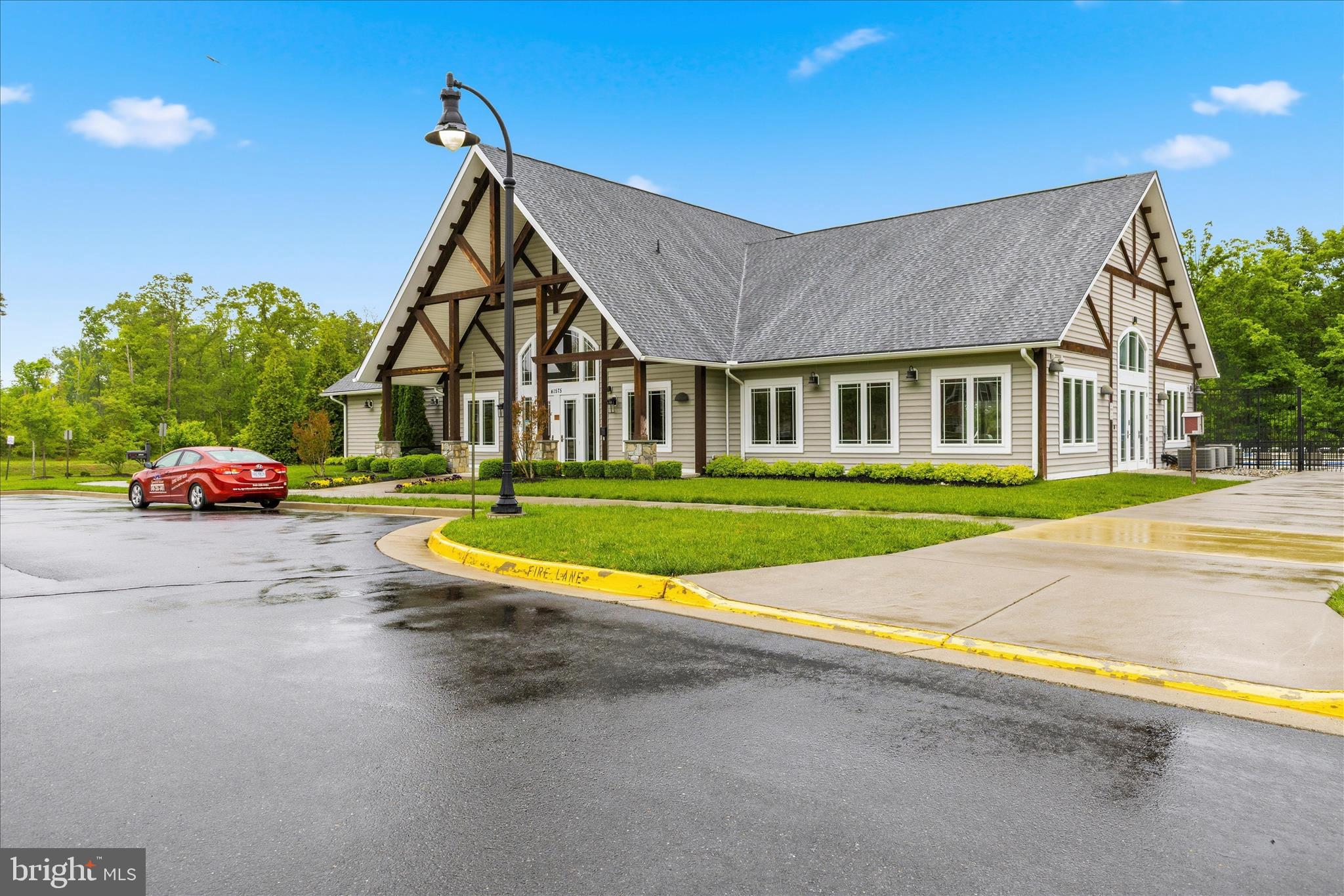 LOUDOUN CROSSING - Residential