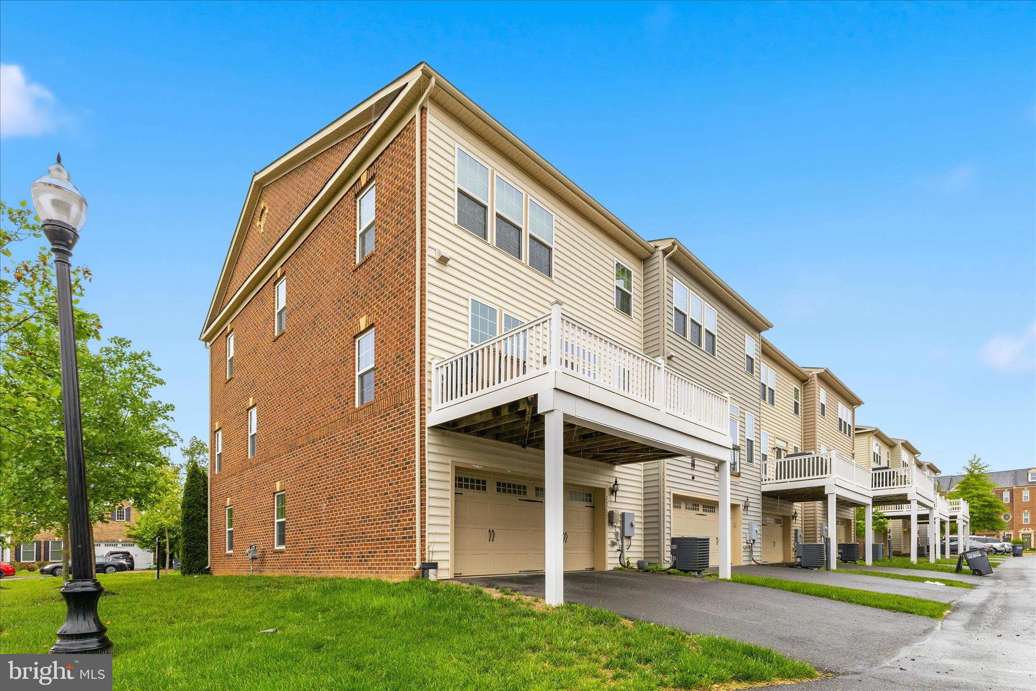 LOUDOUN CROSSING - Residential