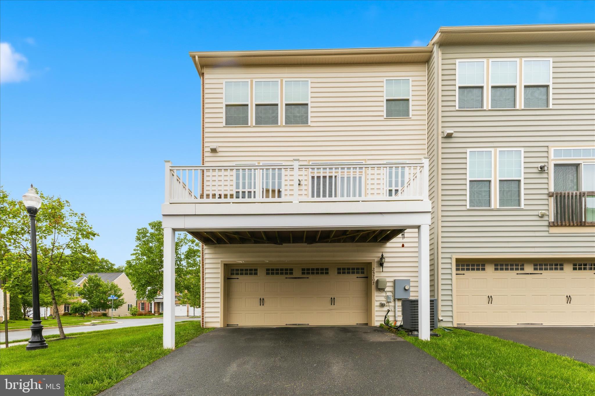 LOUDOUN CROSSING - Residential