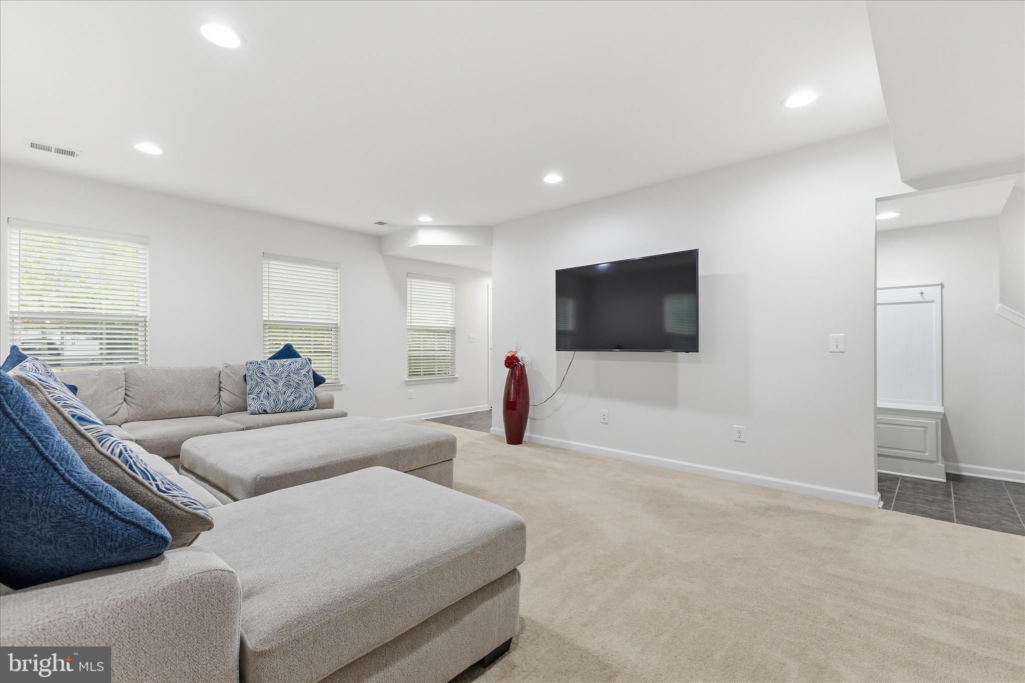 LOUDOUN CROSSING - Residential