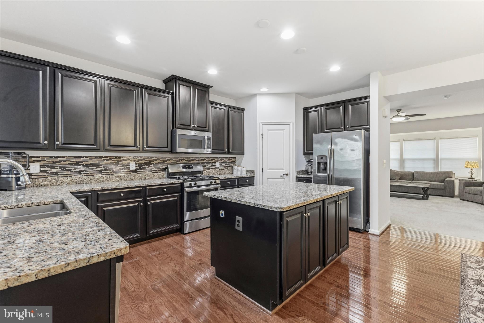 LOUDOUN CROSSING - Residential