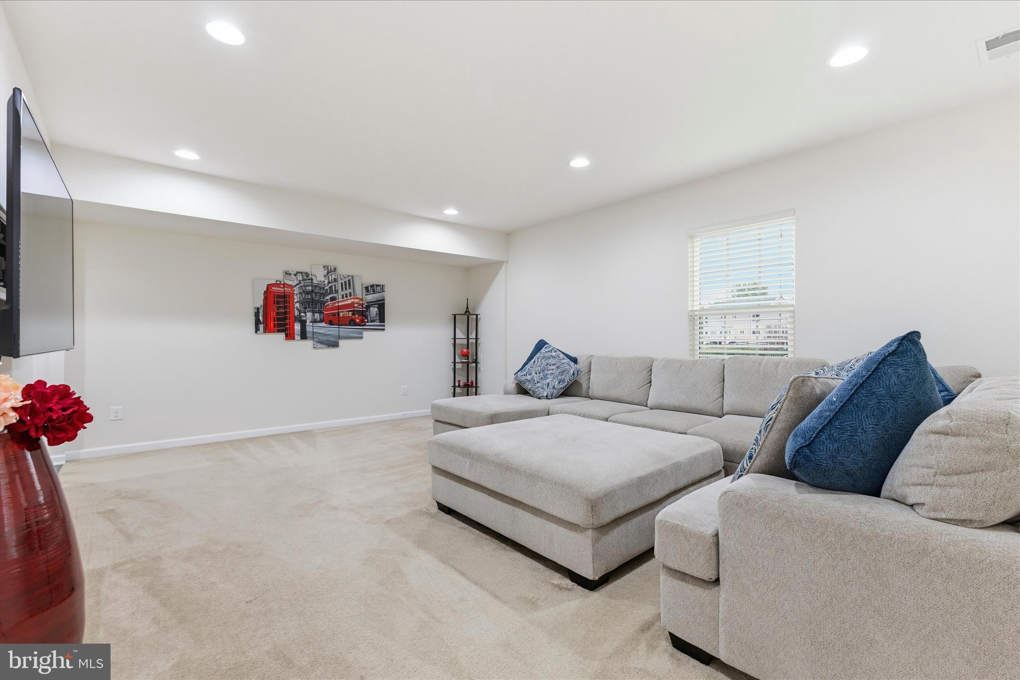LOUDOUN CROSSING - Residential