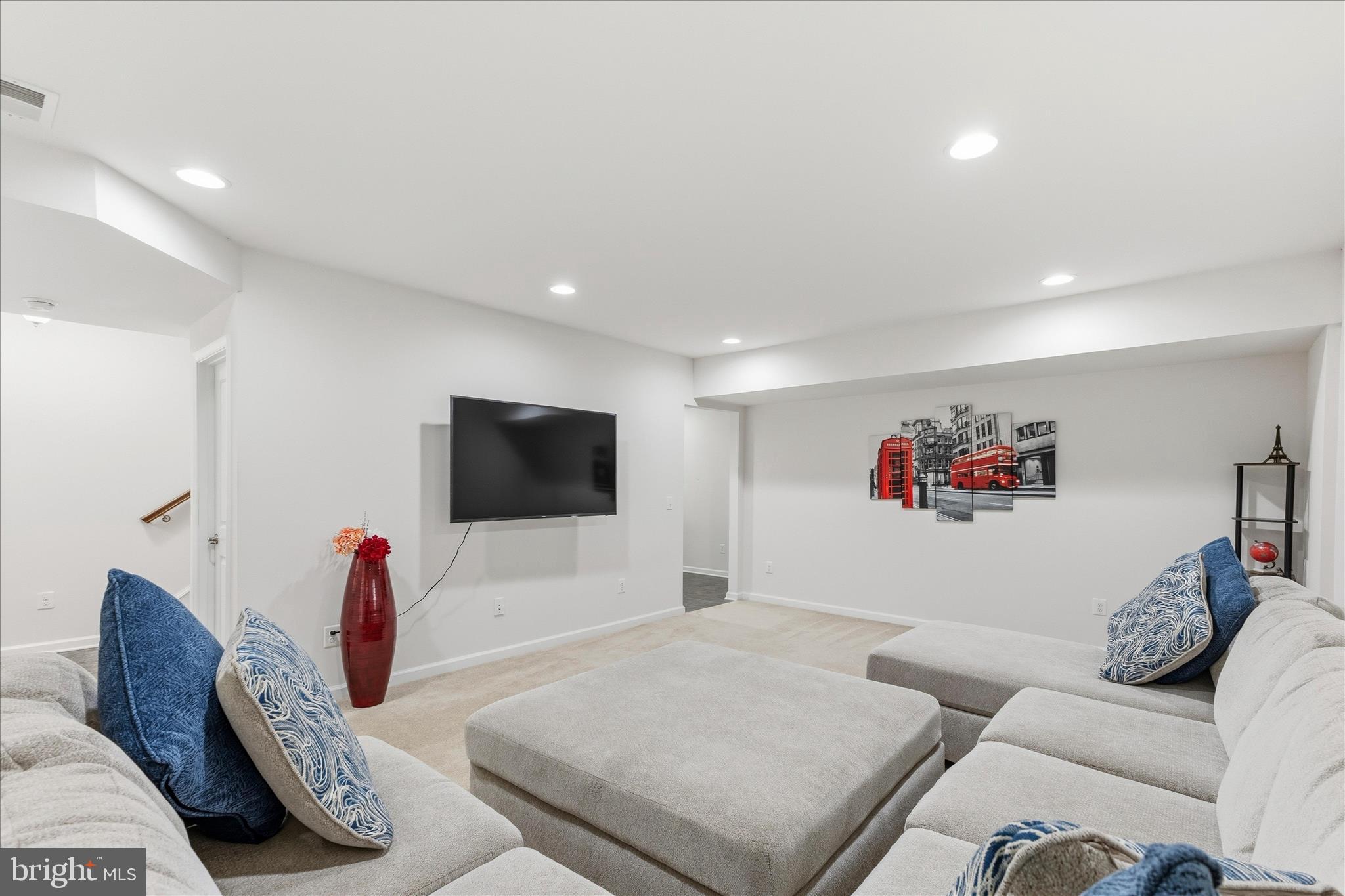 LOUDOUN CROSSING - Residential
