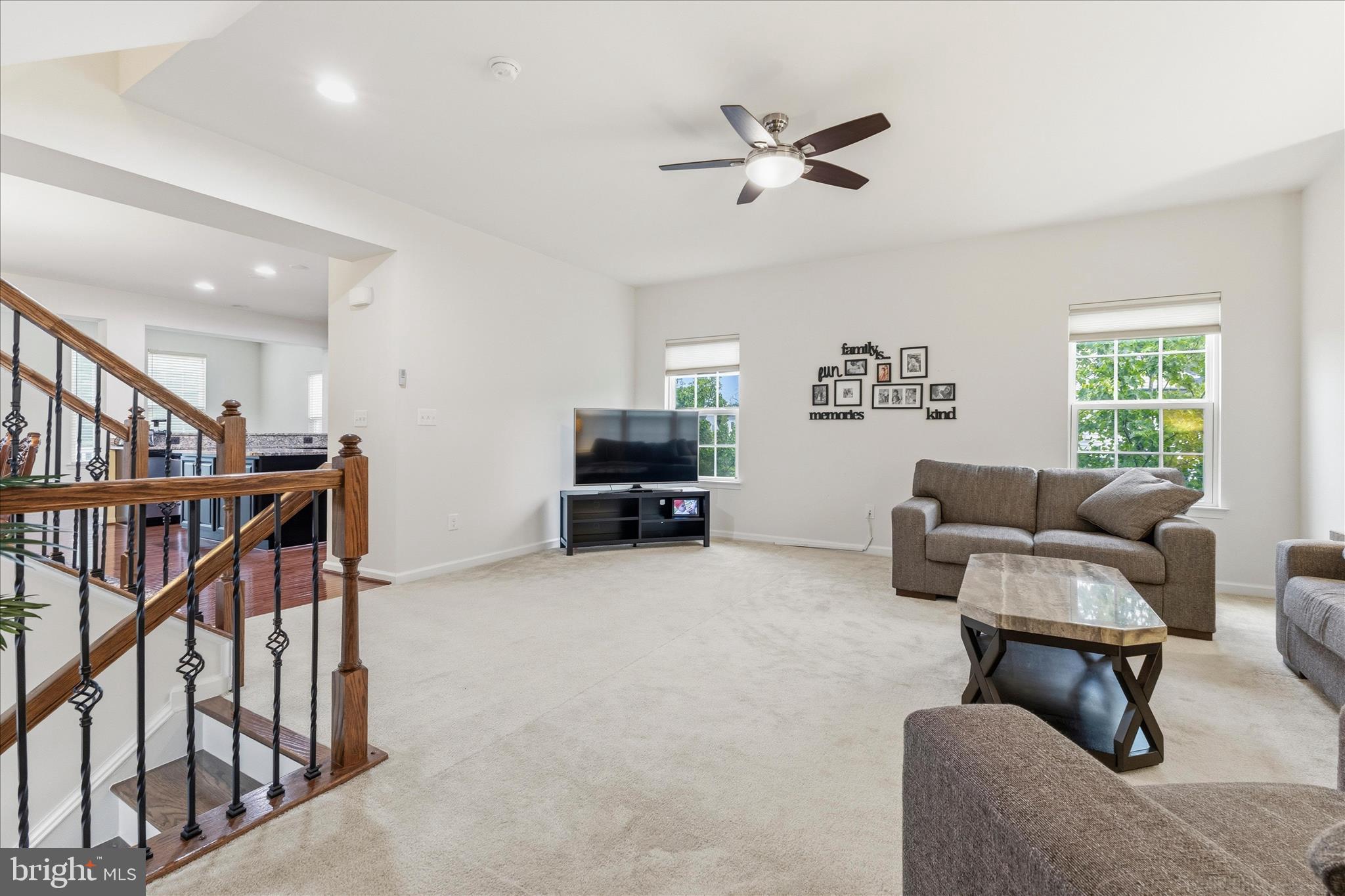 LOUDOUN CROSSING - Residential