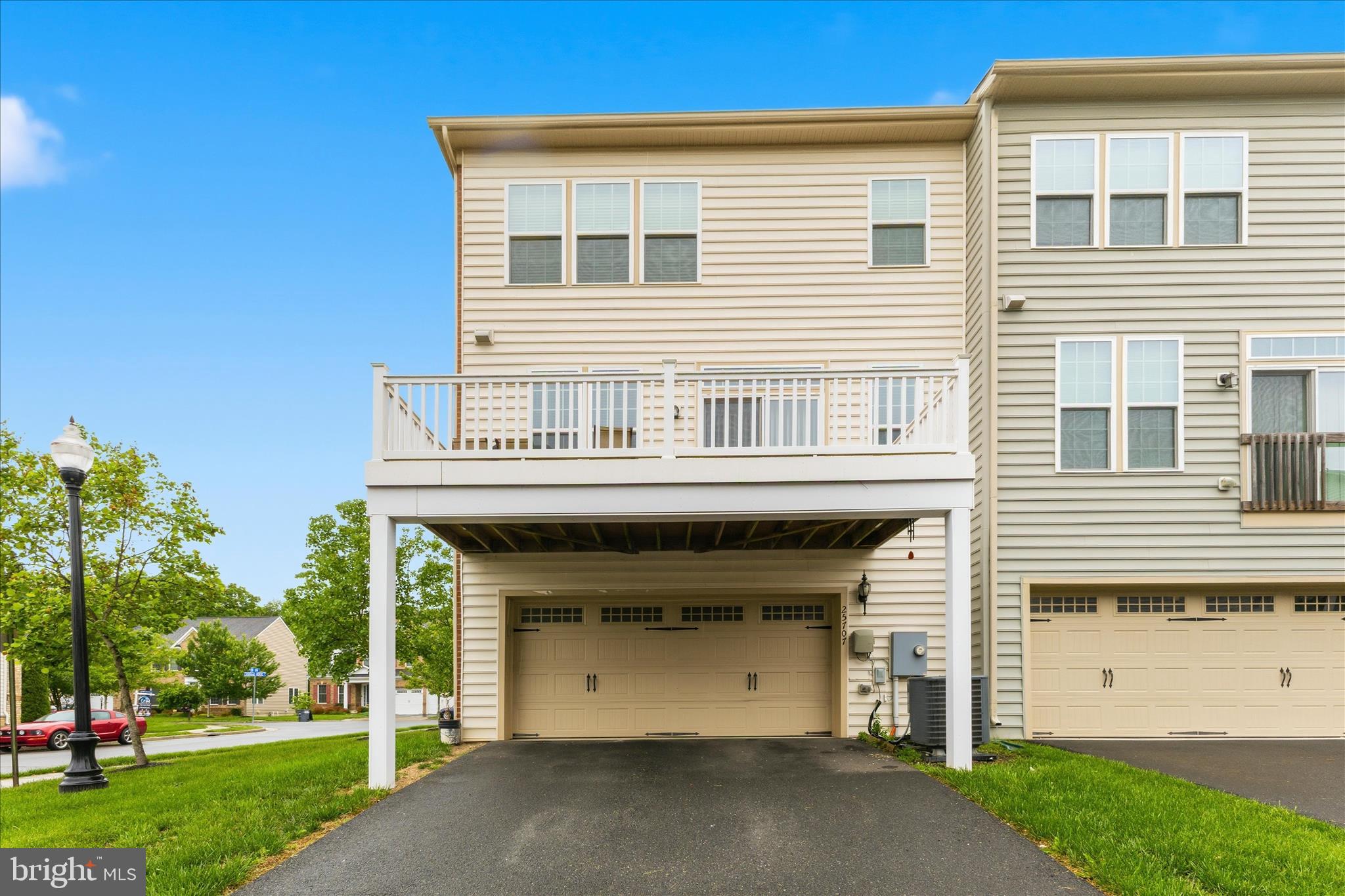 LOUDOUN CROSSING - Residential