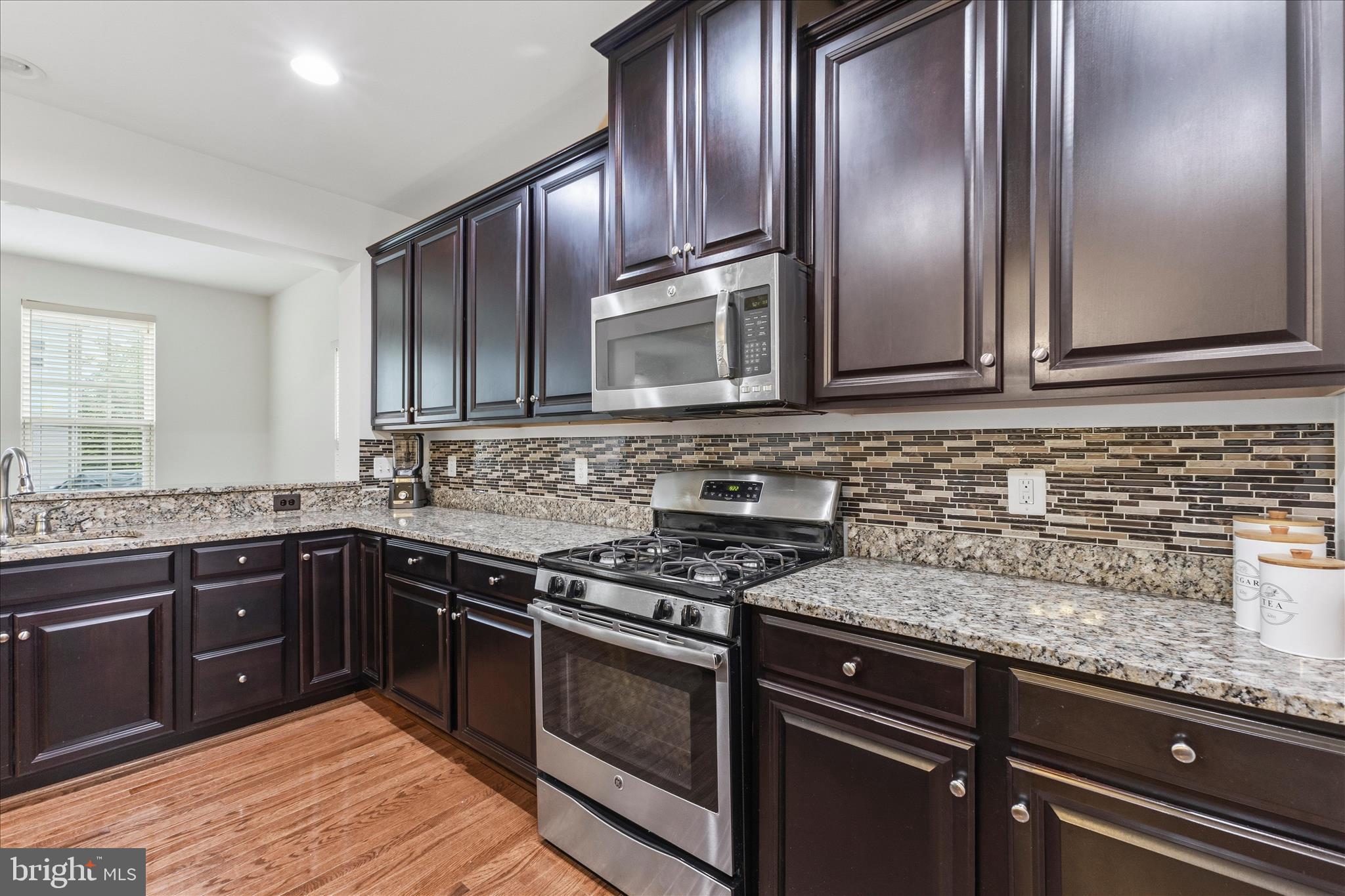 LOUDOUN CROSSING - Residential