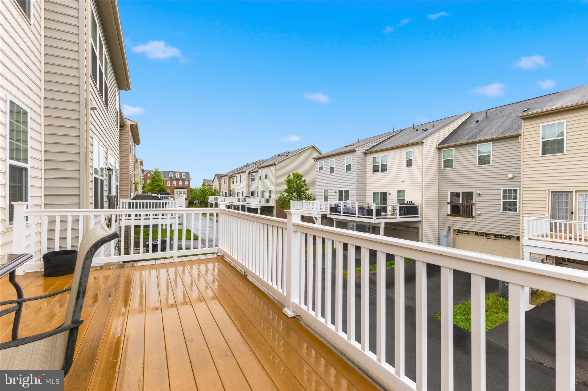 LOUDOUN CROSSING - Residential