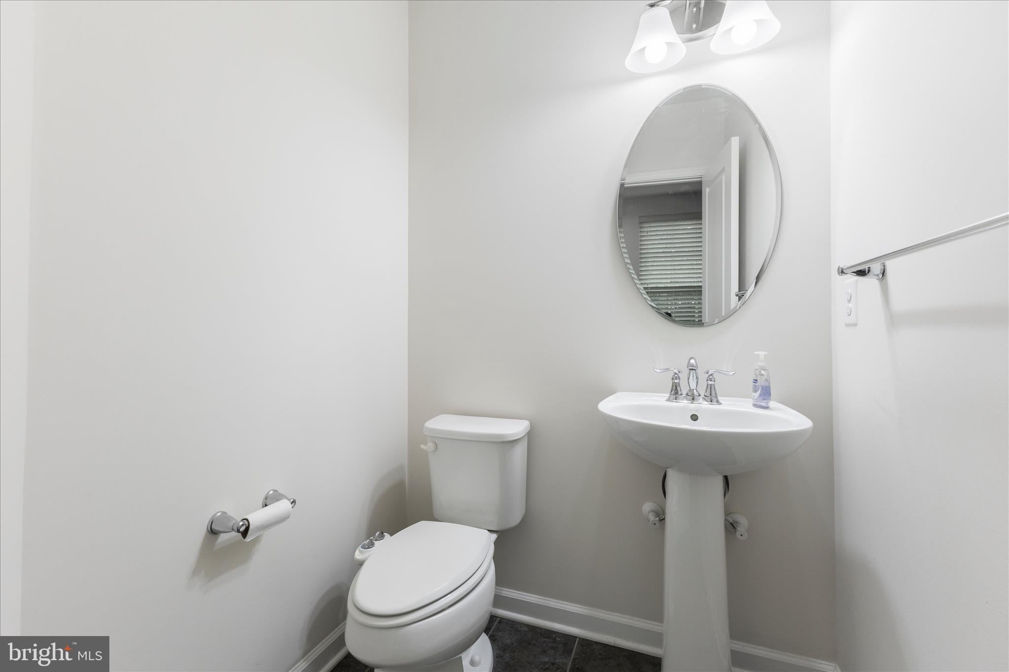 LOUDOUN CROSSING - Residential