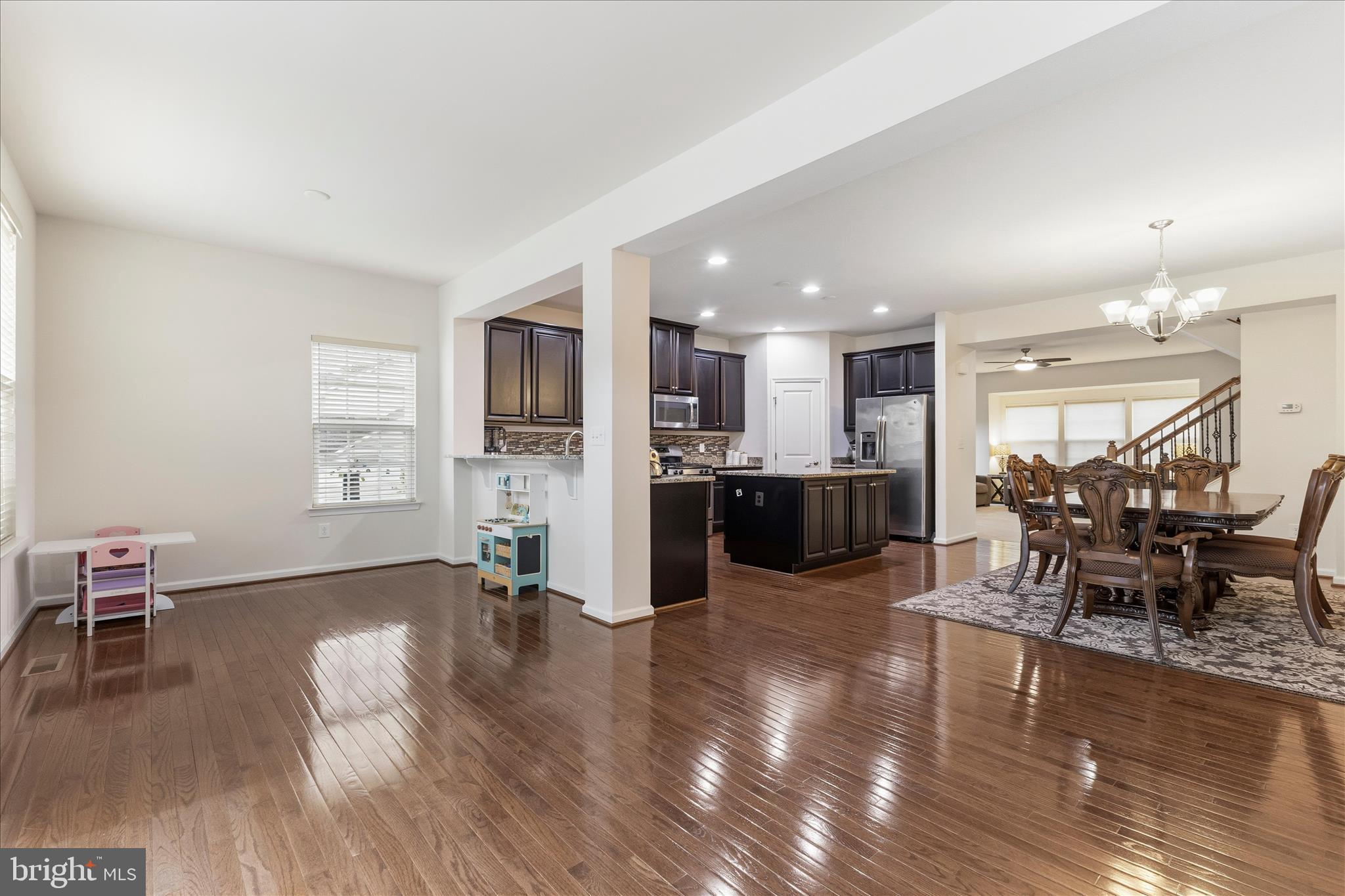 LOUDOUN CROSSING - Residential