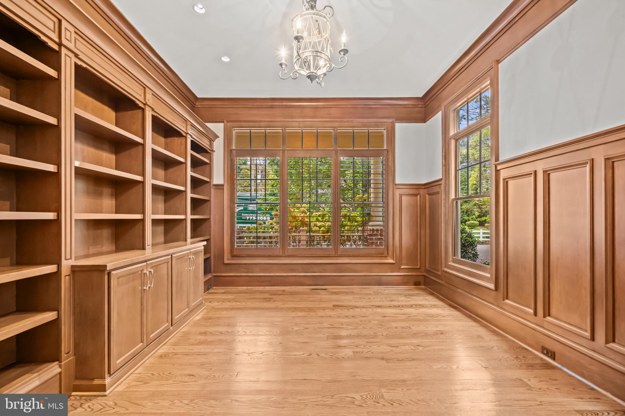 SHIRLEY WOODS - Residential