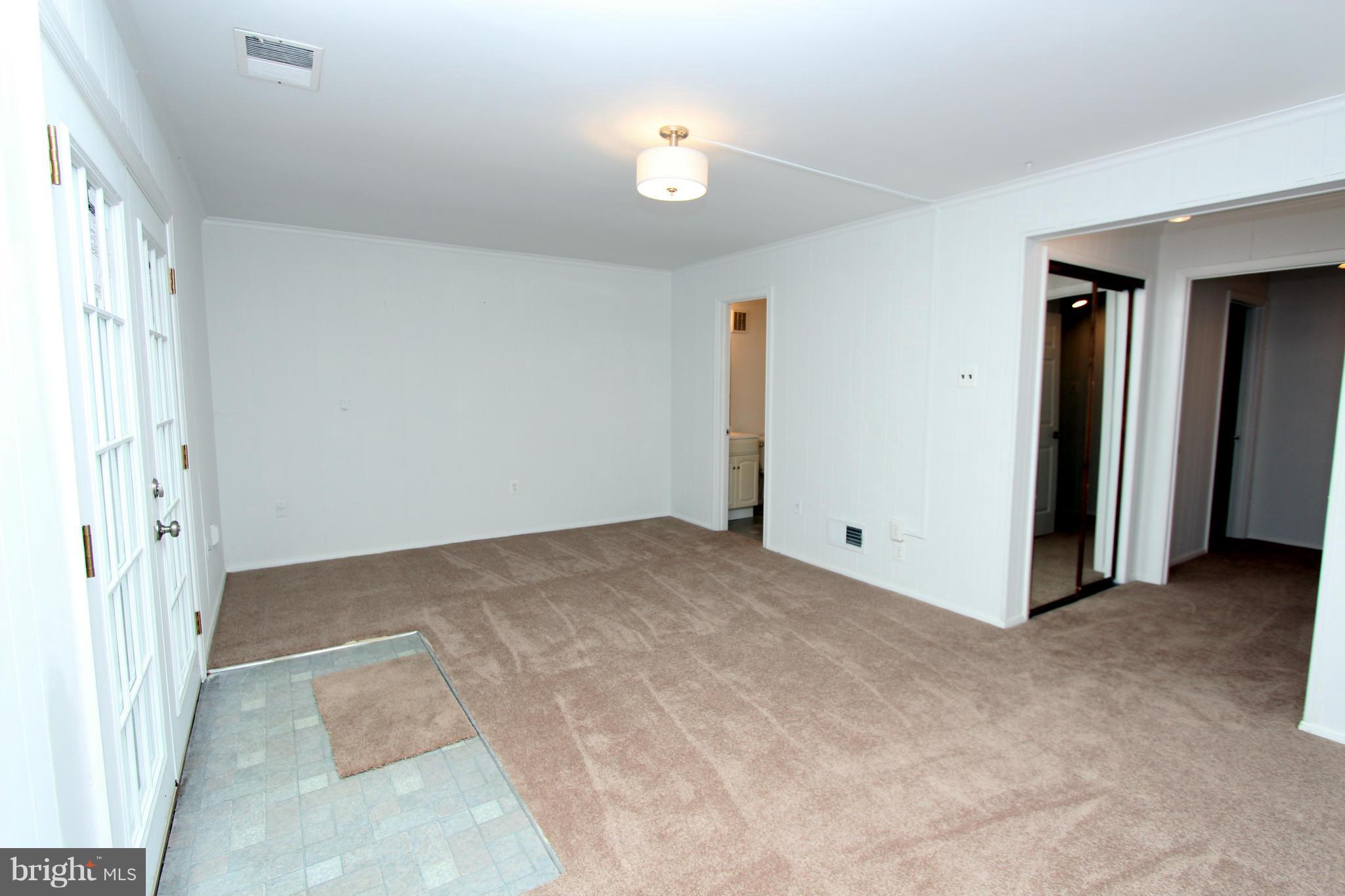 CARDINAL SQUARE - Residential