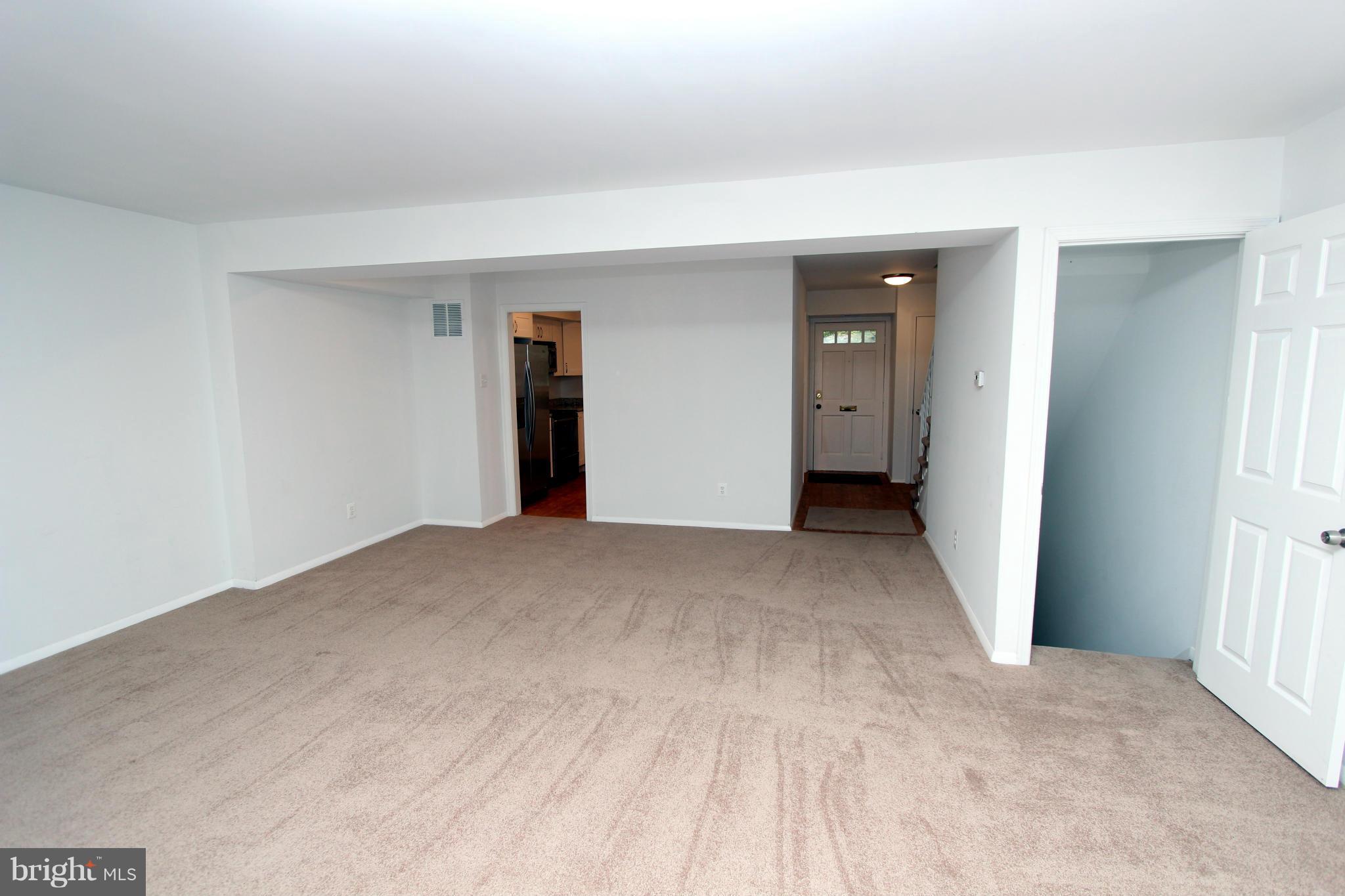 CARDINAL SQUARE - Residential