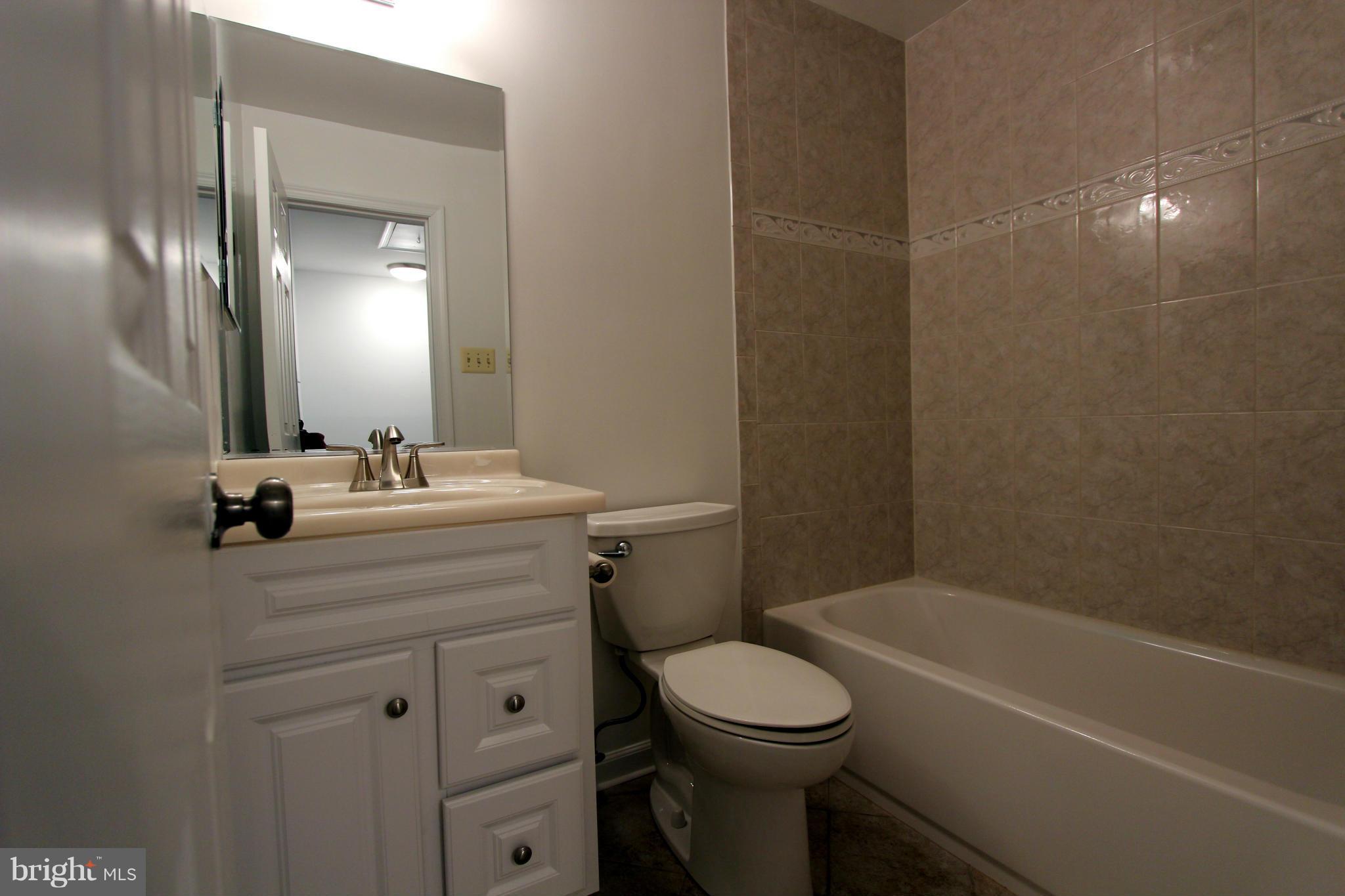 CARDINAL SQUARE - Residential