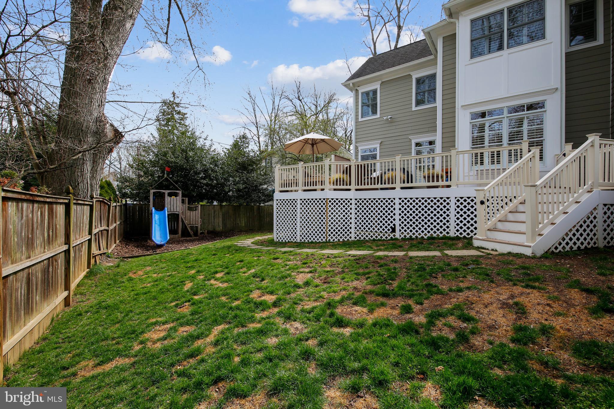 ENGLISH VILLAGE - Residential