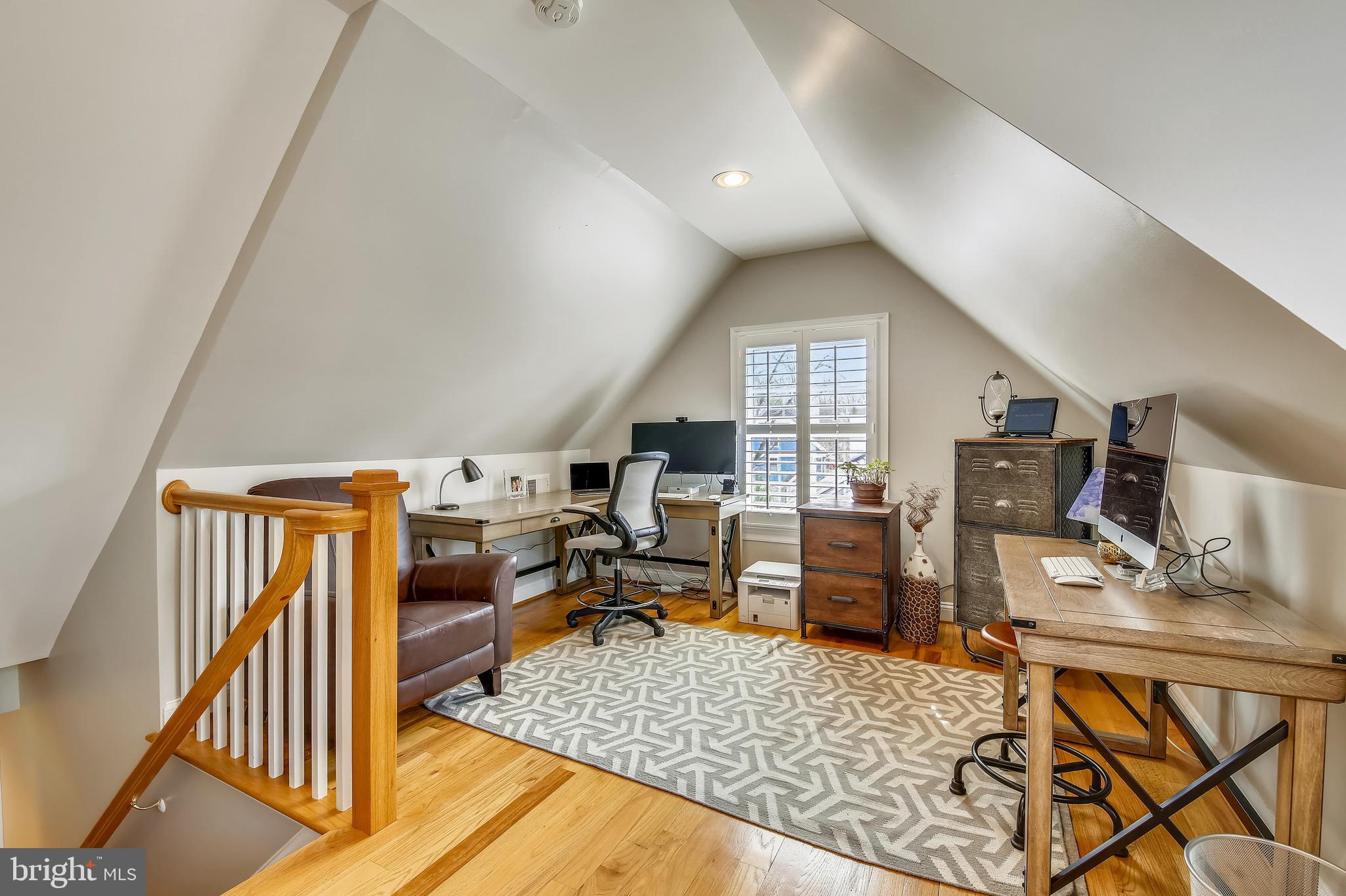 ENGLISH VILLAGE - Residential