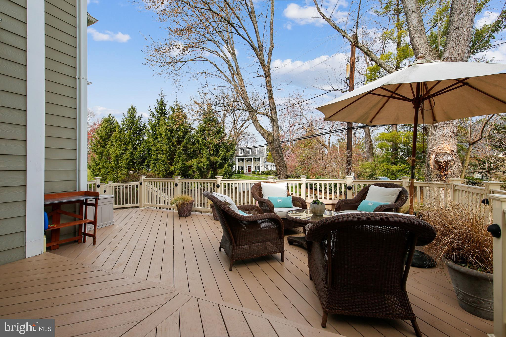 ENGLISH VILLAGE - Residential