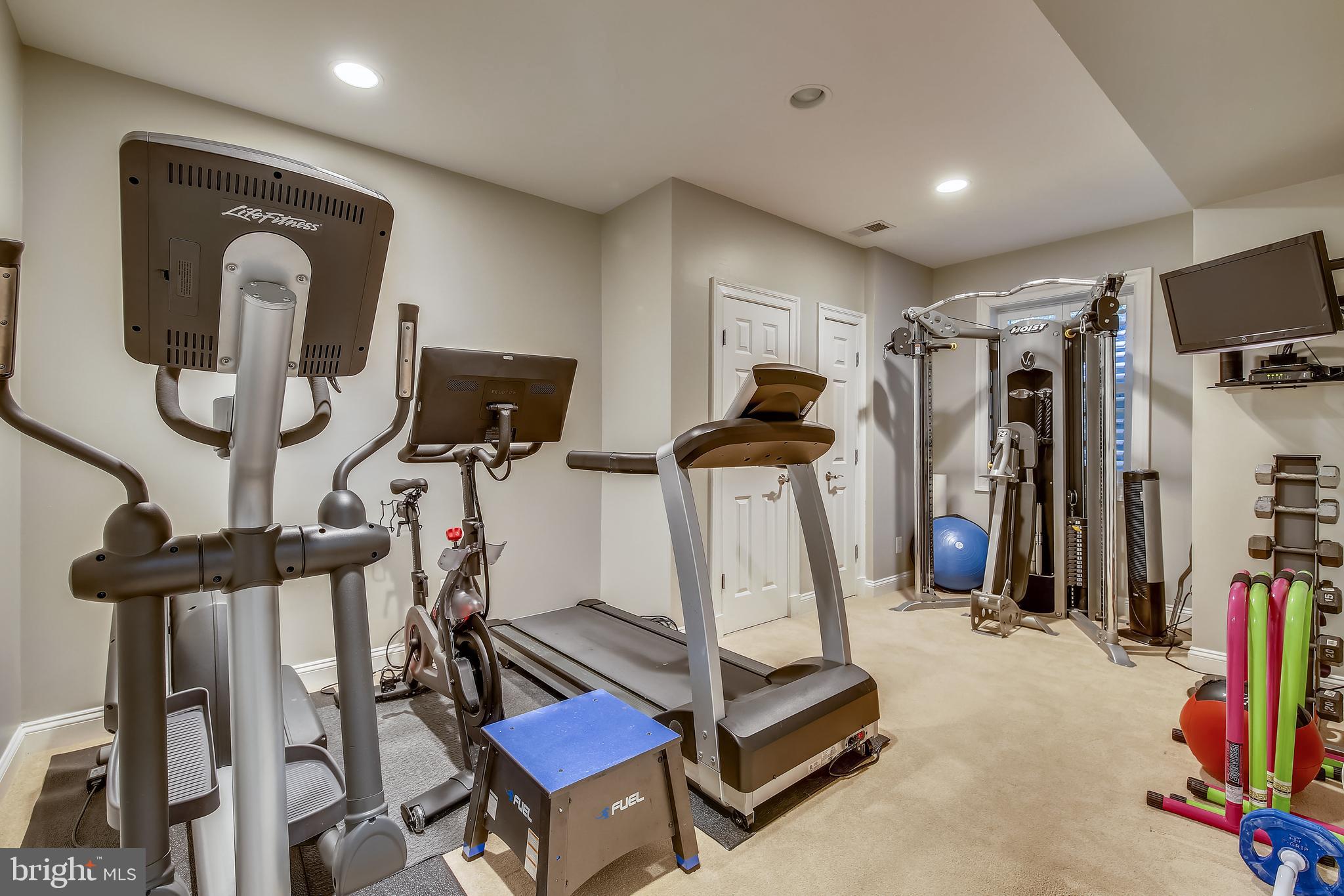 ENGLISH VILLAGE - Residential