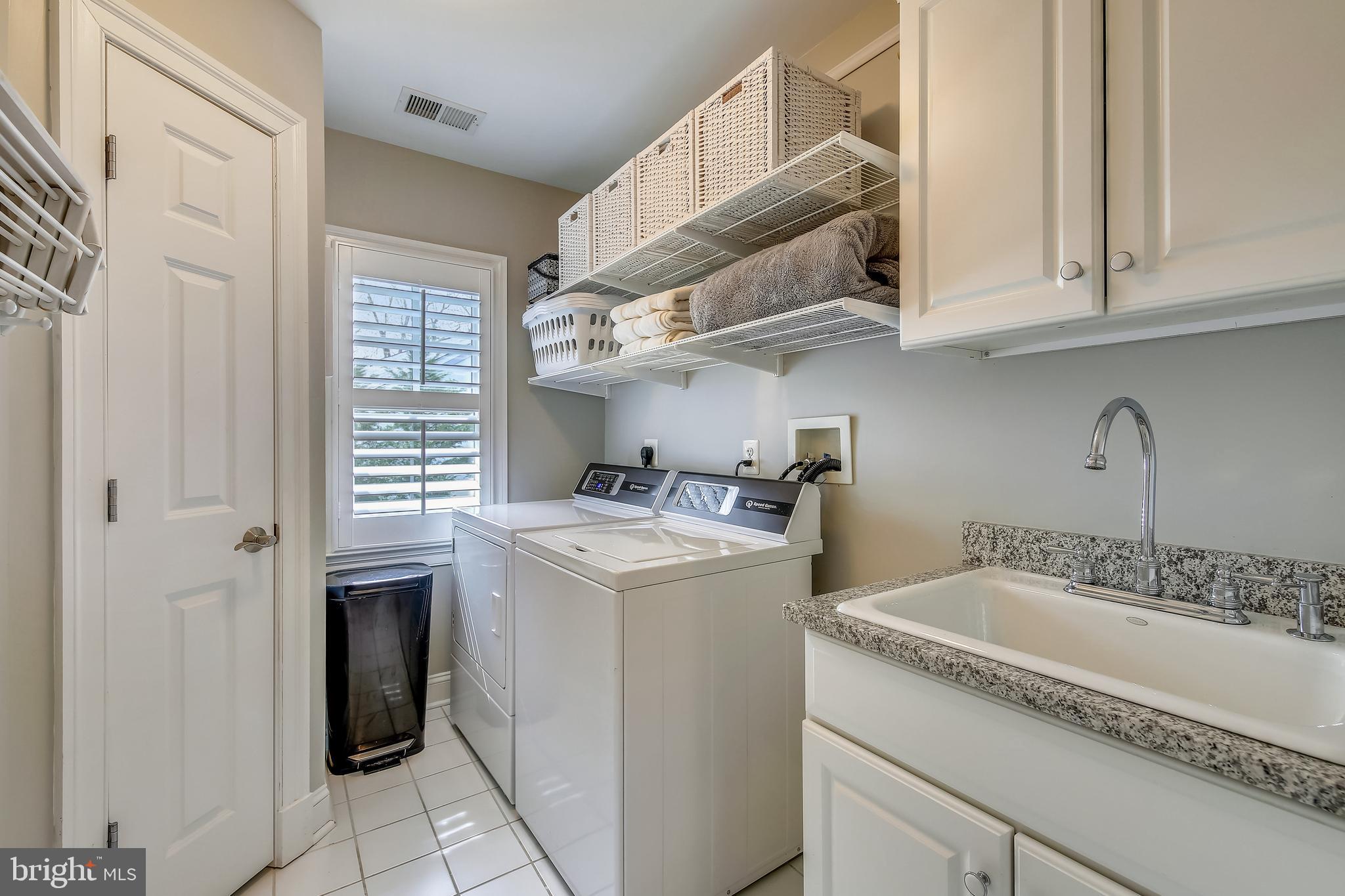 ENGLISH VILLAGE - Residential