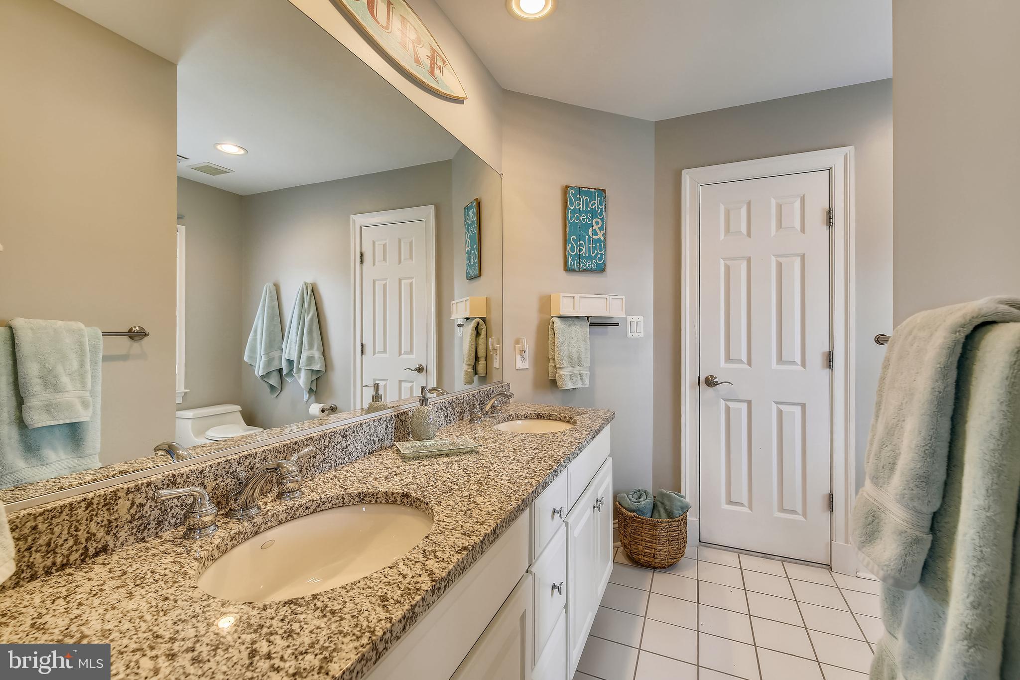 ENGLISH VILLAGE - Residential