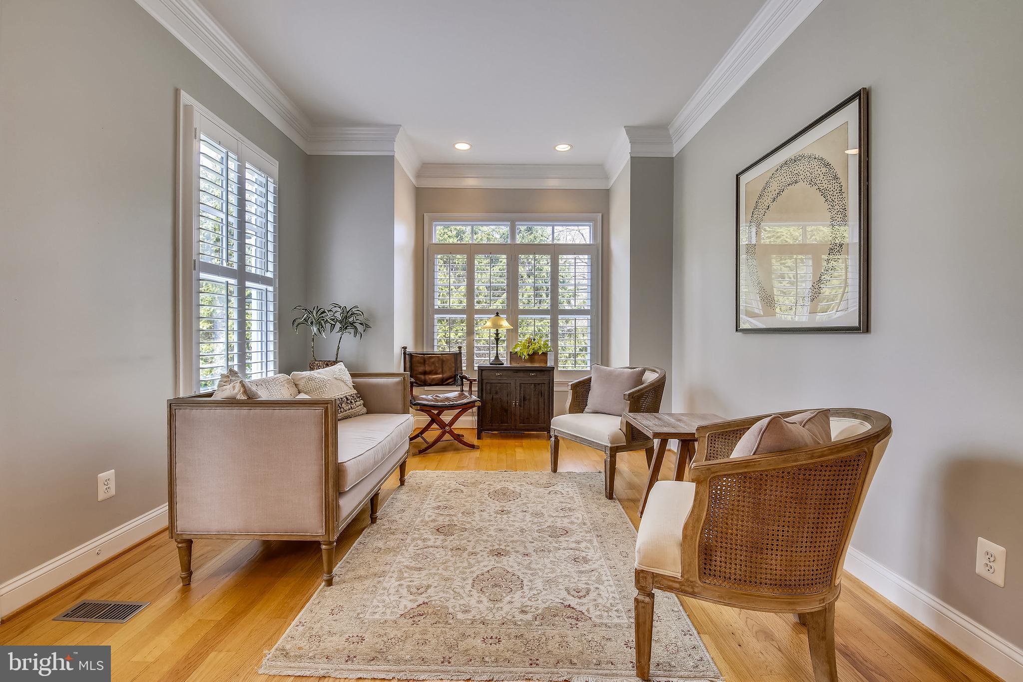 ENGLISH VILLAGE - Residential