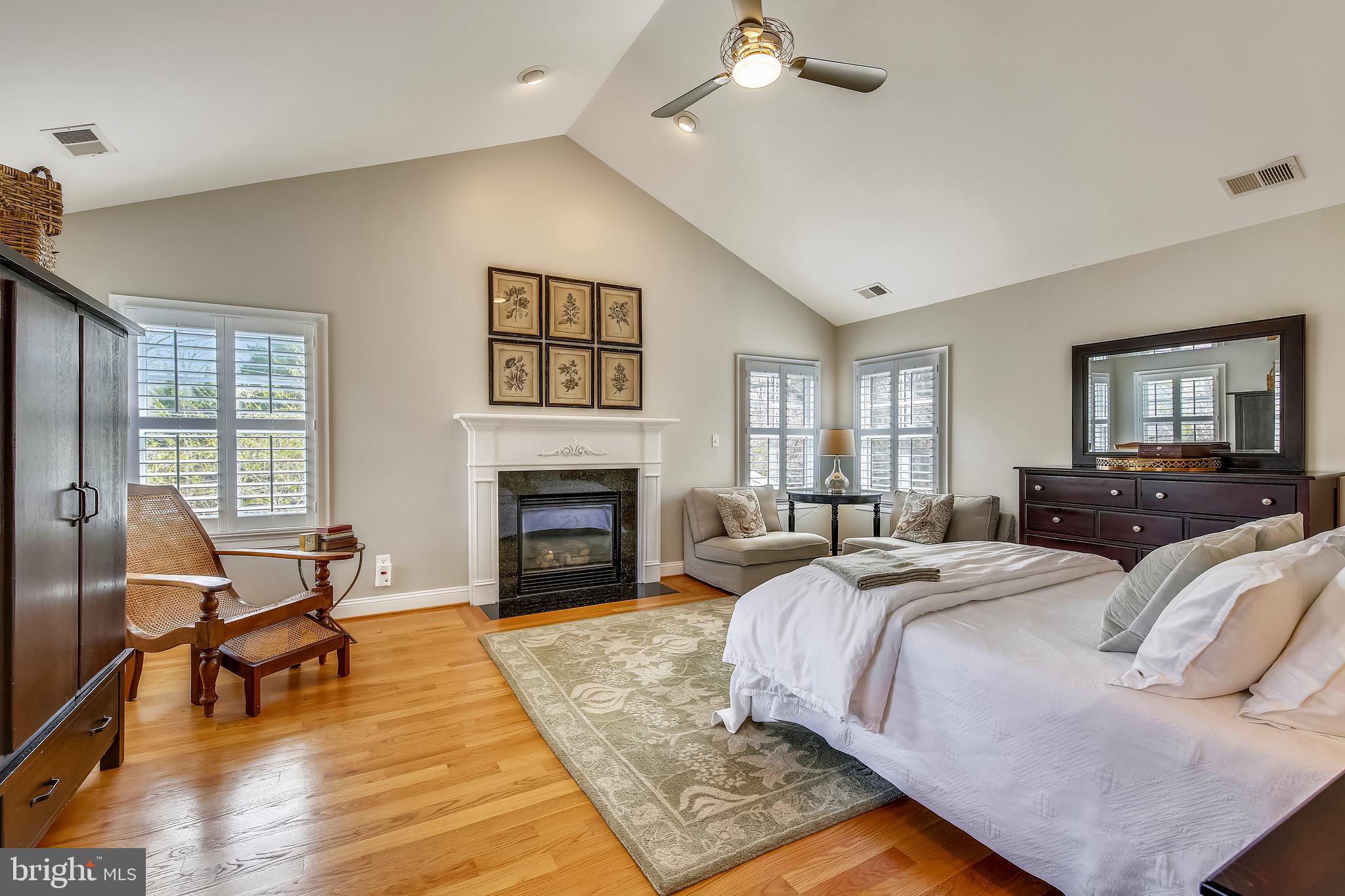 ENGLISH VILLAGE - Residential