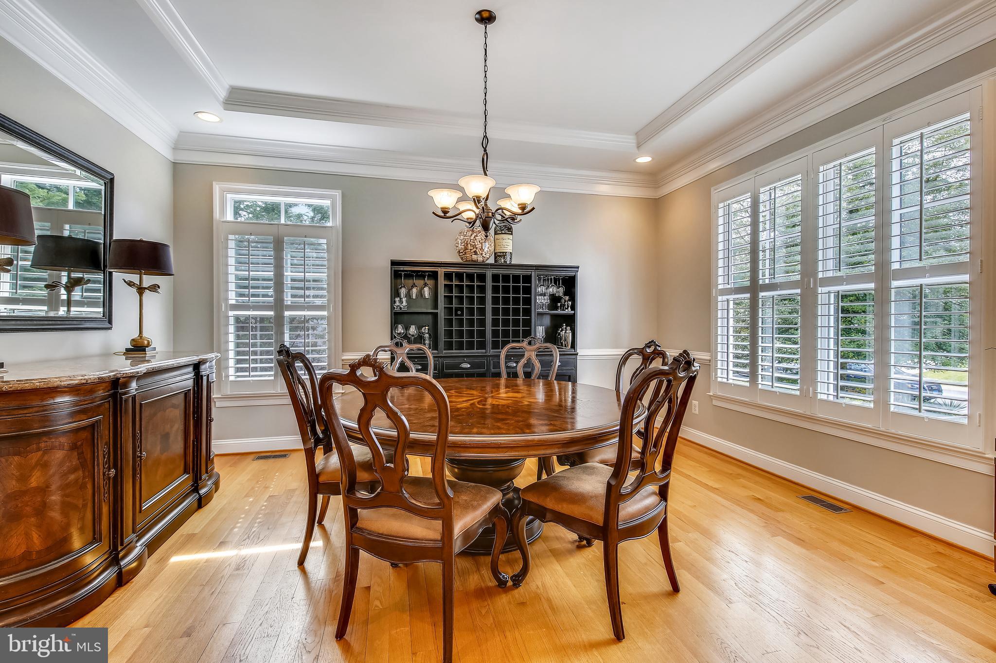 ENGLISH VILLAGE - Residential